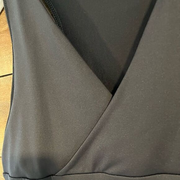 Eleven black v-neck workout tank - XL - Picture 2 of 8